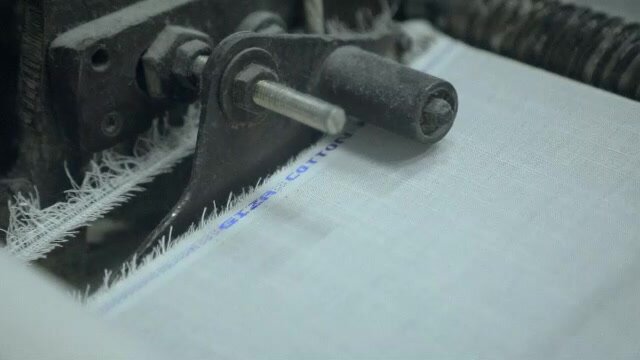 The Bhiwandi auto-loom in operation.